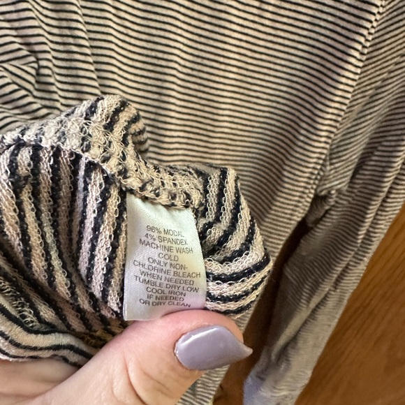 Black and White Striped Women's Top - Picture 3 of 4